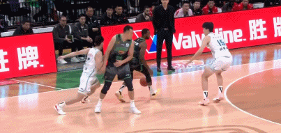🏀CBA战报：韩德君20+9 弗格30+4 辽宁106-83青岛